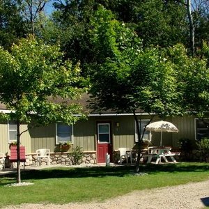 Cabins 6, 7 & 8 Kitchenettes with two double beds