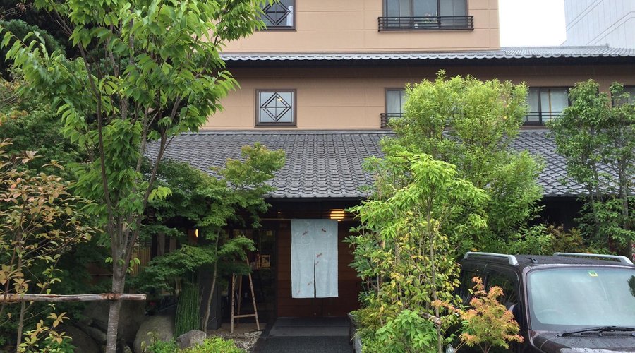 弱者目線で、気持ち良く対応して頂ける姿勢に、とても感動します。突然のハプニングの対応も抜群です。こちらの希望にも、お応えして頂ける女将さんの笑顔は、嬉しいです。