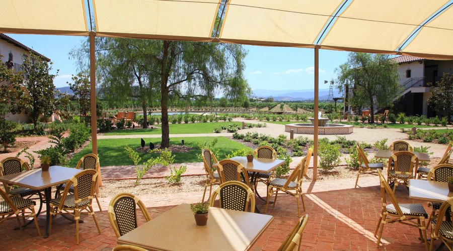 Outdoor Seating at Bouquet Restaurant
