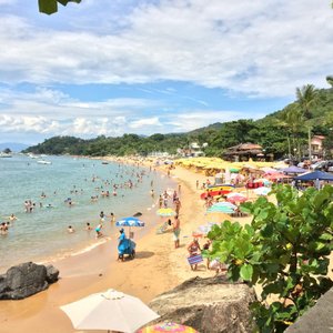 Praia do Viana é urbana e tem águas claras, mornas e tranquilas. É ideal  para crianças e quem busca tranquilidade. - Picture of Ilhabela, State of  Sao Paulo - Tripadvisor