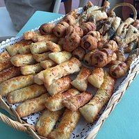 Grazie Francesca bellissimo aperitivo fatto a mano !!! Cocktail strepitosi e ben serviti !!! In