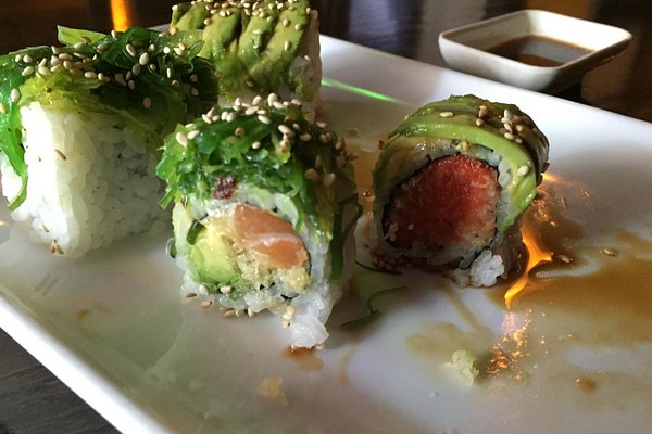 this restaurant in brooklyn gets help from machines to make sushi