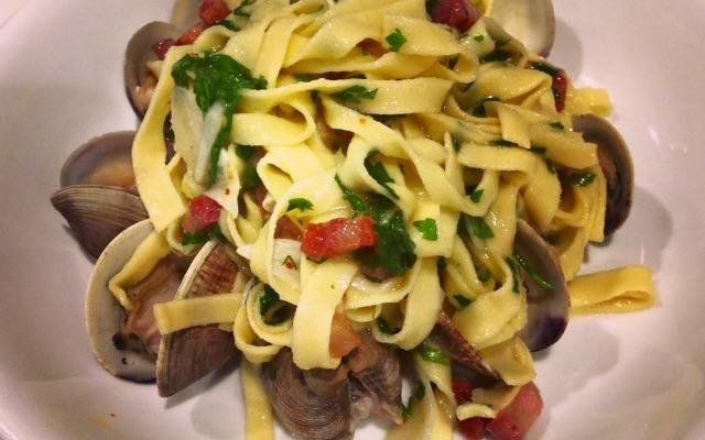 Fresh pasta :: Tagliolini with clams, chiles & guanciale