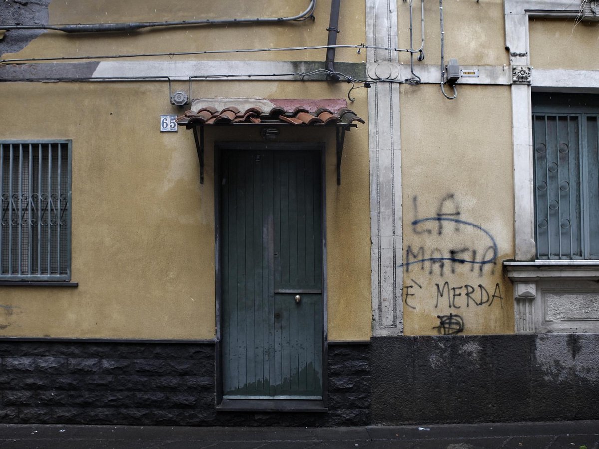 Prostituzione in Italia: è reato?