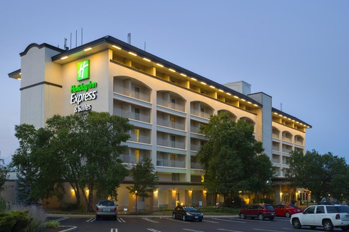 Holiday Inn Express & Suites King Of Prussia - Hotel Reviews & Photos