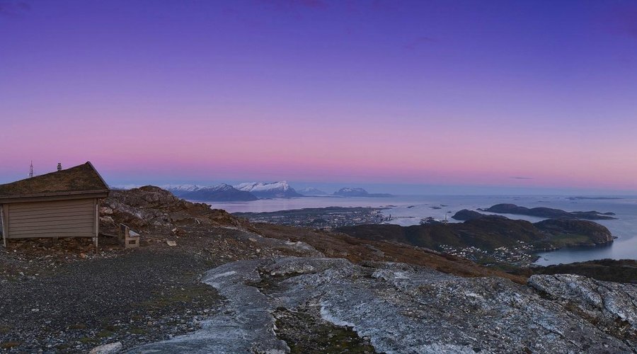 looking to the south, photo taken just before sunrise @2am