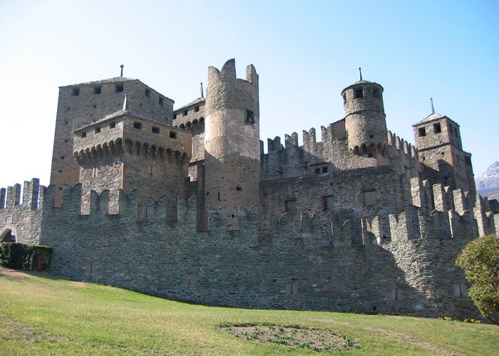 Castle_Fenis