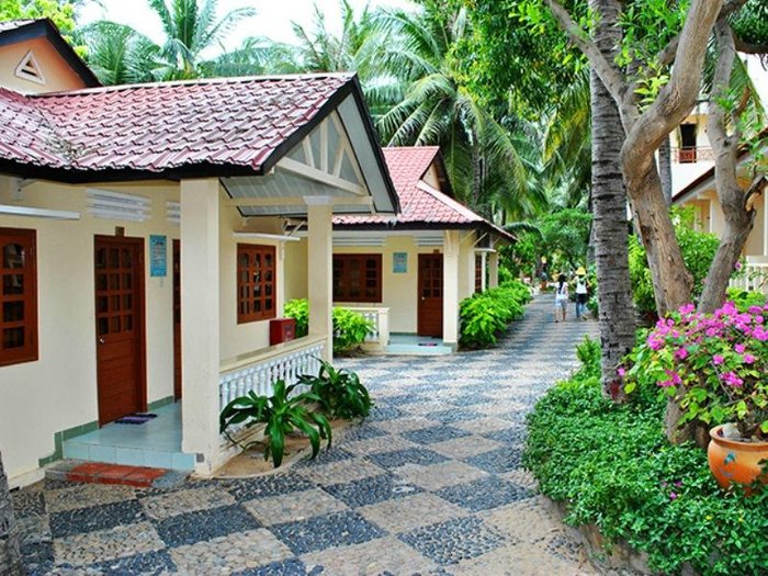 HÒN RƠM CENTRAL BEACH RESORT (Mũi Né) - Đánh giá Khu nghỉ dưỡng & So sánh  giá - Tripadvisor