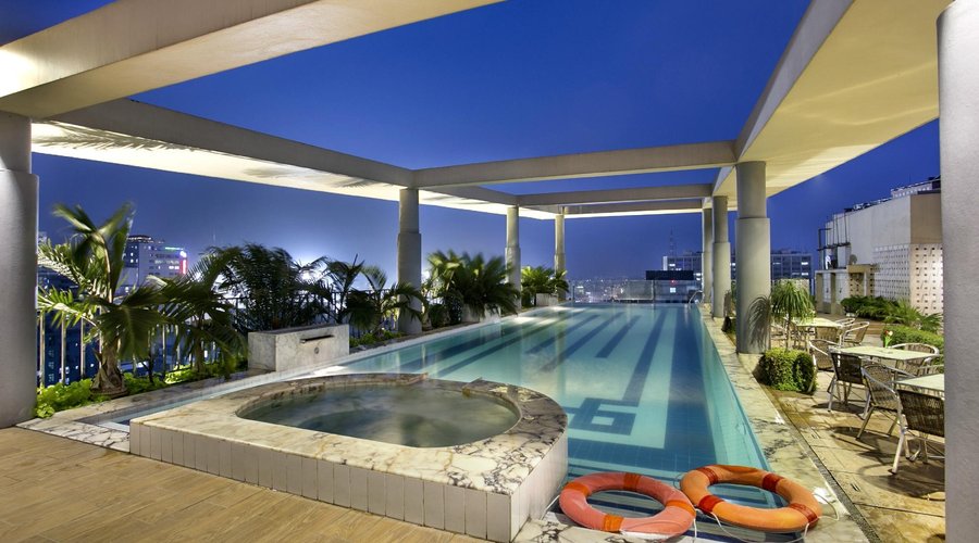 Rooftop Swimming pool