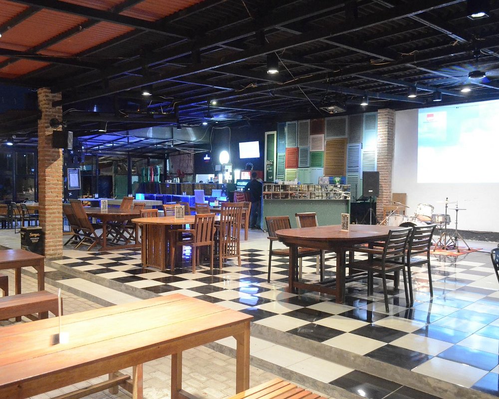 Famouz Cafe Cirebon Menu Prices Restaurant Reviews Tripadvisor
