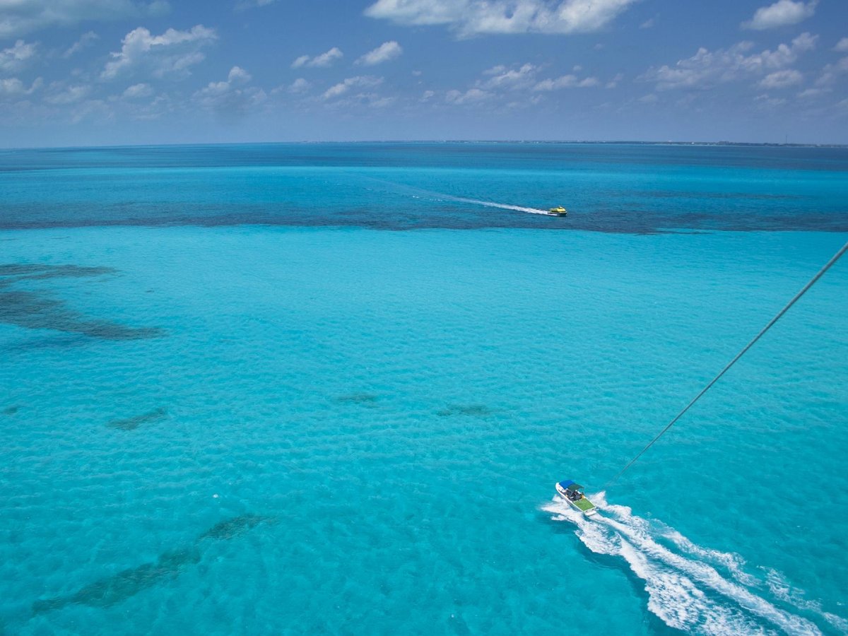 is parasailing in cancun safe