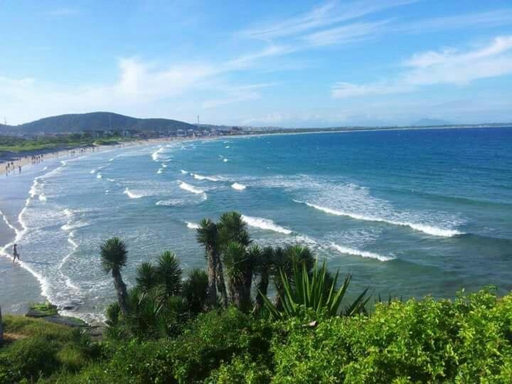 Já viram a vista destes quiosques em Cabo Frio? 