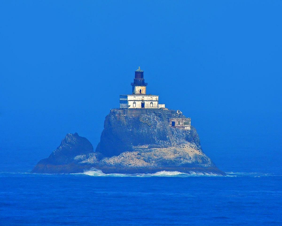 Tillamook Rock Lighthouse (Cannon Beach) - All You Need to Know BEFORE Go