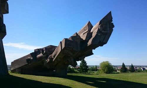 Memorial em homenagem aos mortos