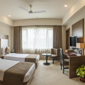 ROOM 8
