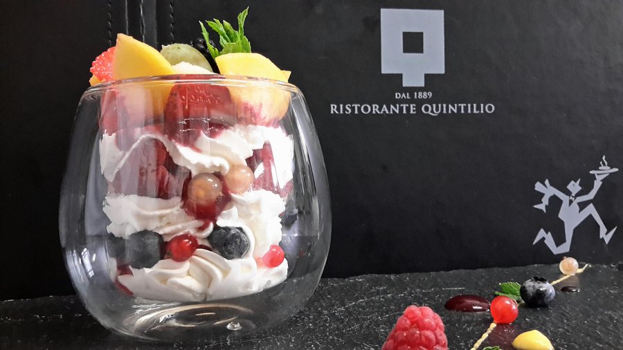 Fantasia di frutta e panna