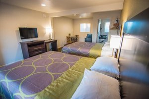 Budget Lodge Eugene in Eugene, image may contain: Monitor, Screen, Computer Hardware, Bed
