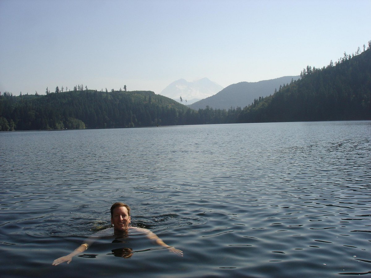 Mineral Lake Lodge  Rooms & Amenities for our lodging near Mt. Rainier