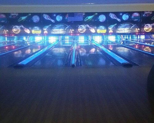 Rec Room bar features duck pin bowling in Fort Lauderdale