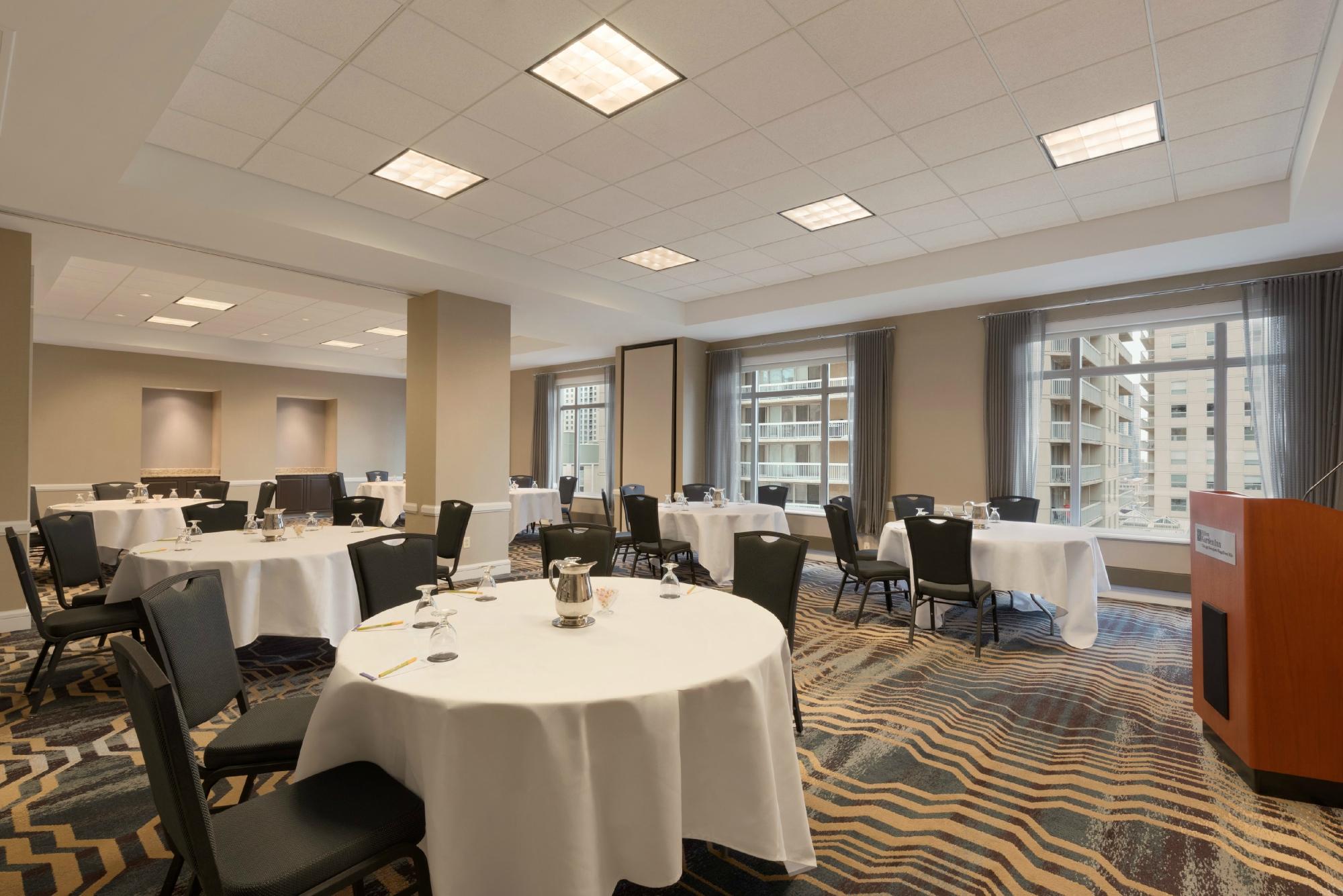 Hotel photo 56 of Hilton Garden Inn Chicago Downtown/Magnificent Mile.
