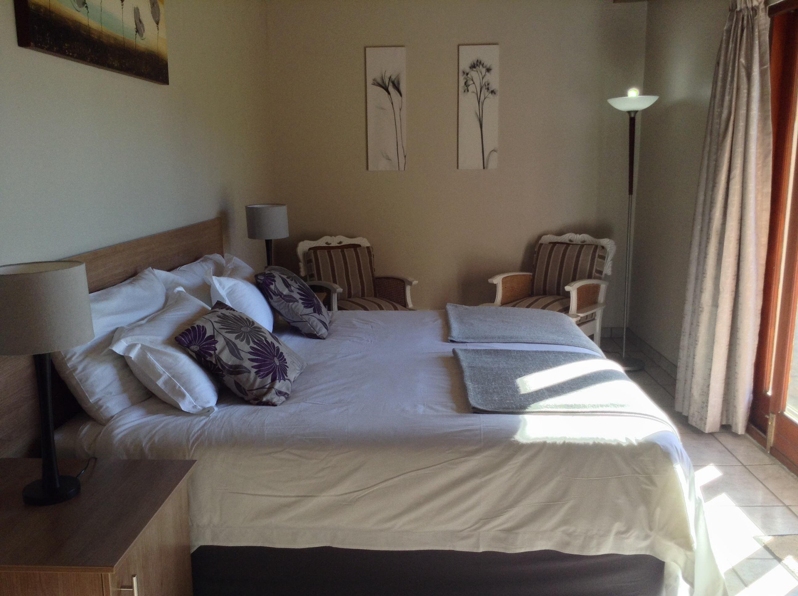 12 On Vaal Drive Guesthouse Rooms: Pictures & Reviews - Tripadvisor