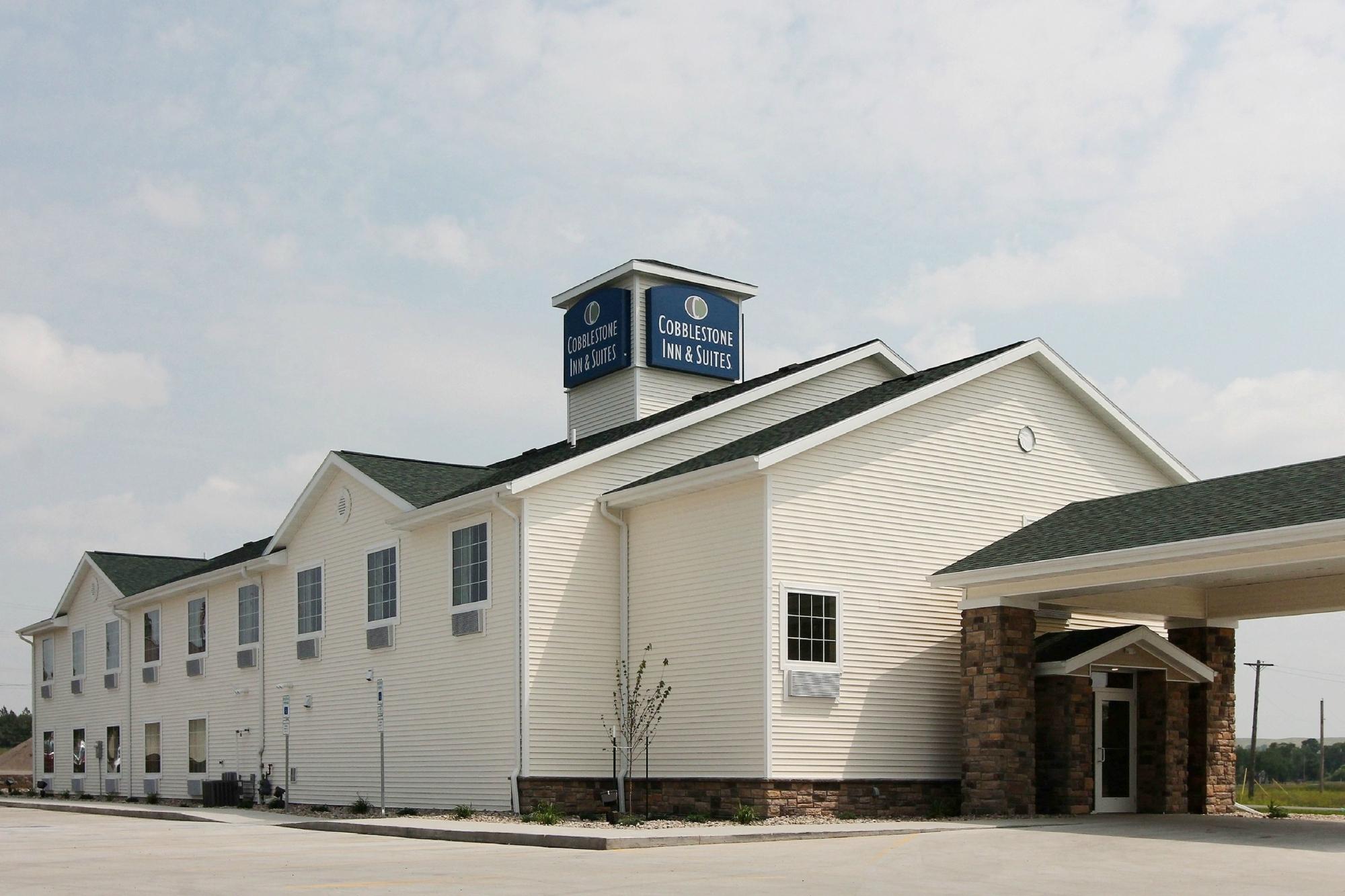 COBBLESTONE INN AND SUITES - LINTON - Updated 2024 Reviews, Photos & Prices