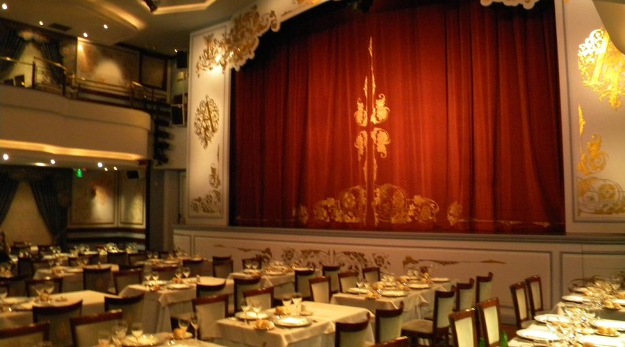 Restaurant et salle de spectacle
