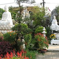 Chua Phap Bao Pagoda-3