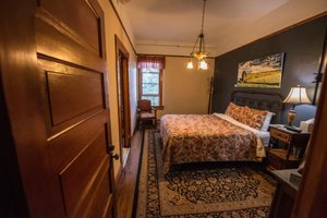 Room & Suite