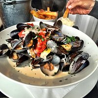 the mussels appetizer was entree sized