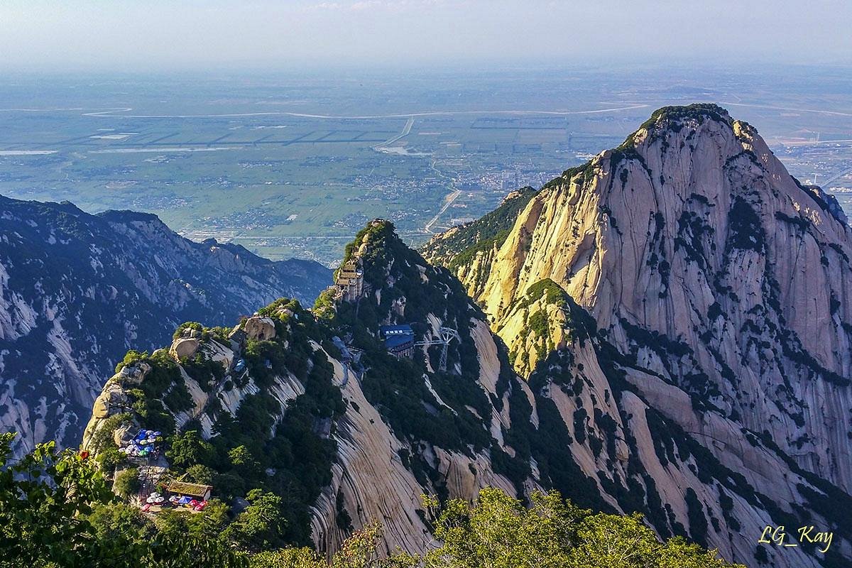 Mt Huashan China, Steep steps to the mountain top. Carved t…