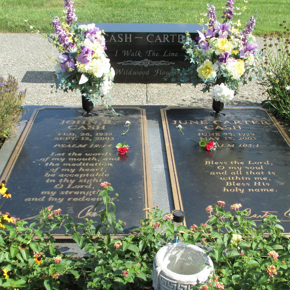 Johnny cash grave