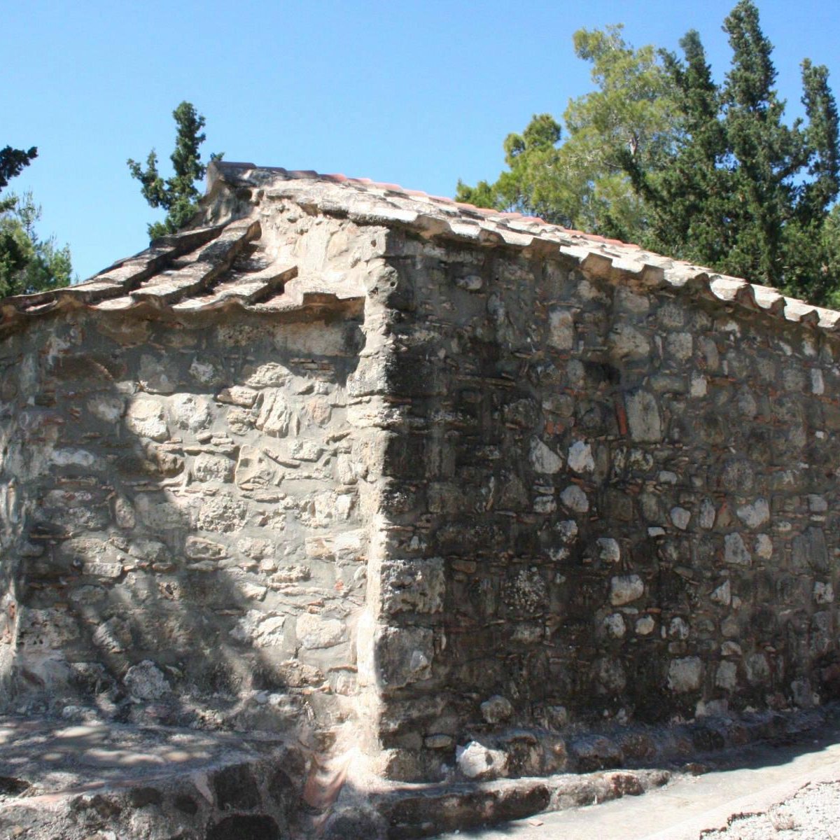 Agios Giorgios o Vardas, Apolakkia