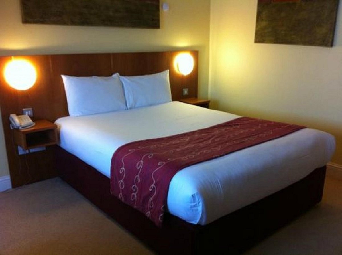 CENTRAL HOTEL TULLAMORE Updated 2022 Prices Reviews (Ireland)