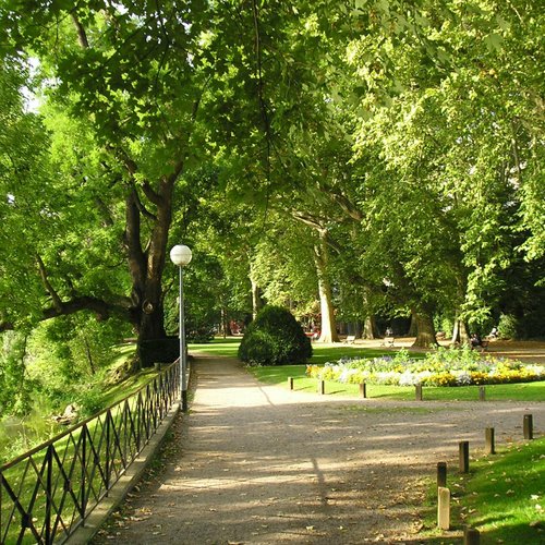 PARQUE DE LA GRETTE BENSANZON FRANCIA