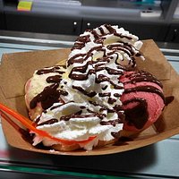 waffle, iceceam and whipped cream