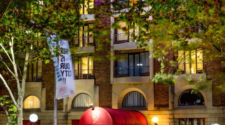 Macquarie Street Entry