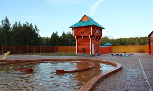 бассейн с минеральной водой