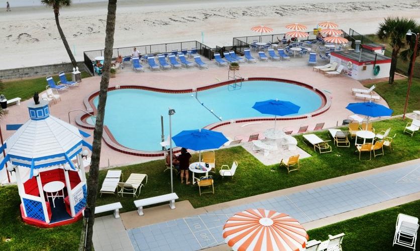 Enjoy our Heated Oceanfront Pool and Kiddie Pool