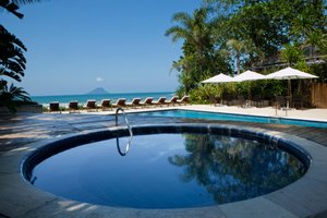 Piscina y playa