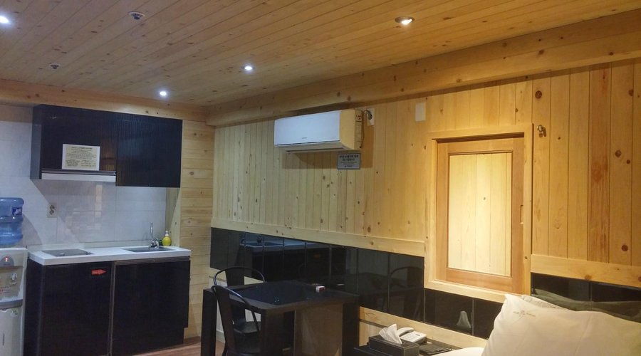 A little kitchenette with complimentary minibar fridge