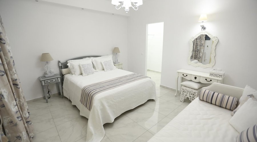 Triple room