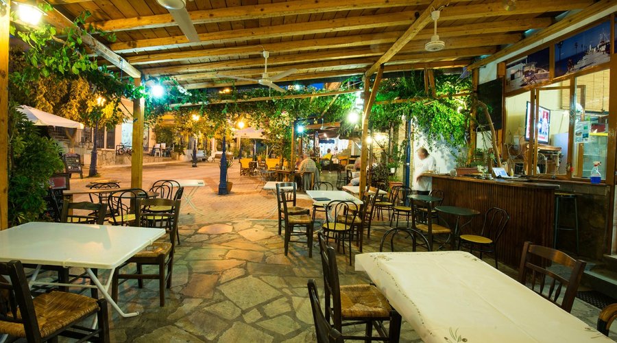 Maki's Taverna