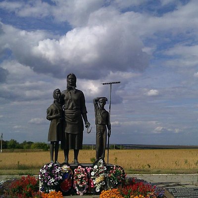 Михаил Лобазнов посетил село Бобровы Дворы в рамках рабочей поездки - Новости Гу