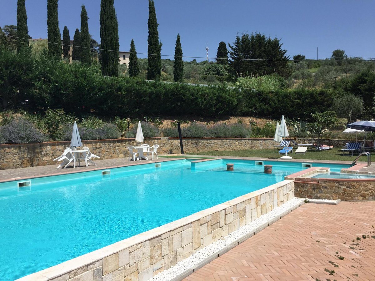 Agriturismo Vernianello,Chianti accommodation with pool near