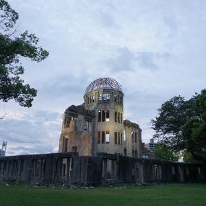 Al cruzar la calle tenemos el Monumento de la Paz