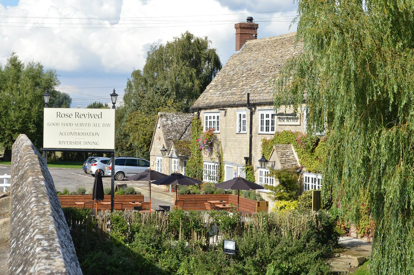 THE ROSE REVIVED INN Updated 2024 Prices & Reviews (Witney, England)