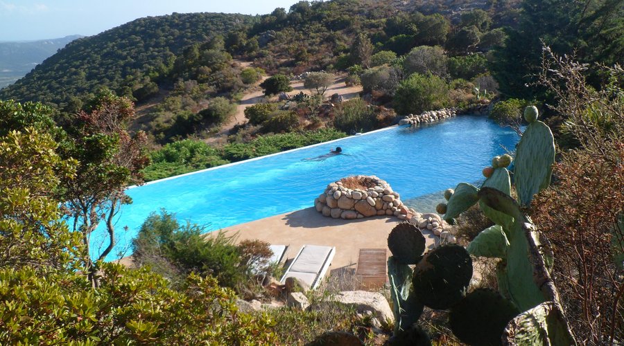 Seule la vue et la piscine valent le coup