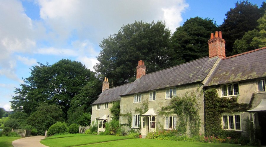 B&B at the entrance to Stourhead Garden