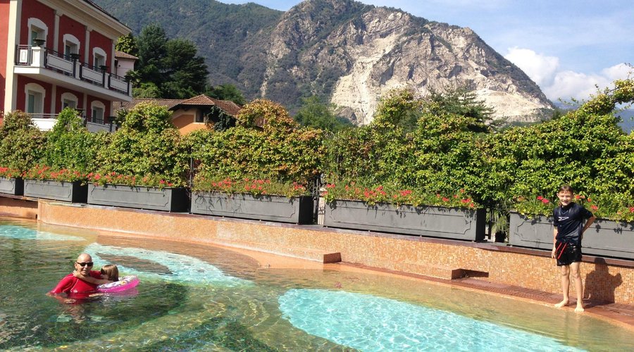 hotels pool